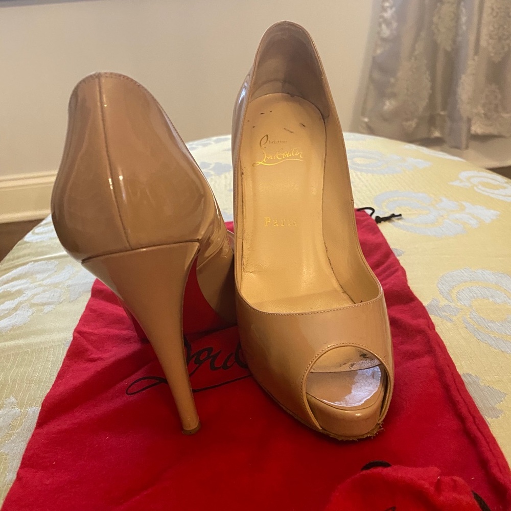 Christian Louboutin Nude Very Prive Peep Toe Pumps